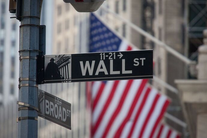 Baisse du taux directeur : Wall Street plonge, un paradoxe