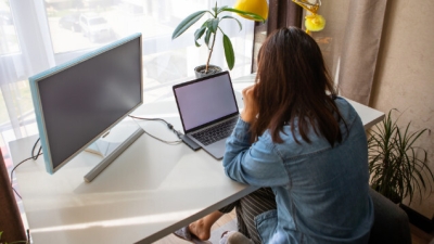 Qui doit payer le matériel de travail en télétravail ?