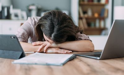 Arrêts maladie : les jeunes actifs bousculent les codes du travail