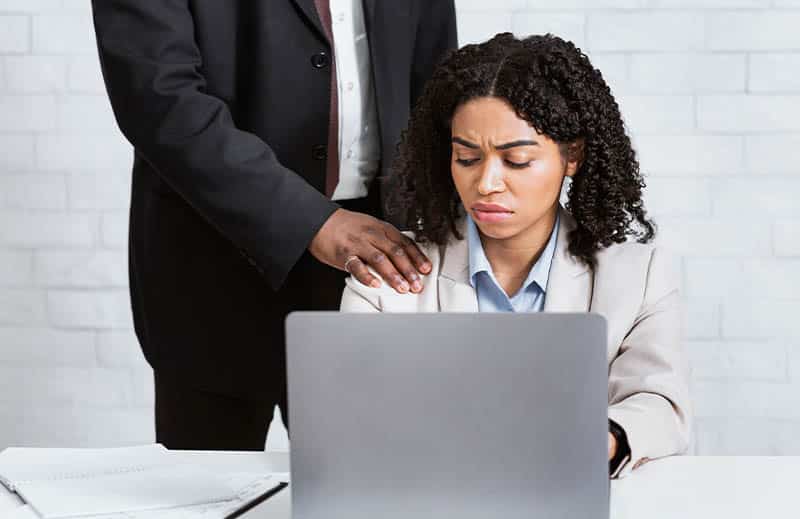 Portage salarial : une alternative face au harcèlement au travail