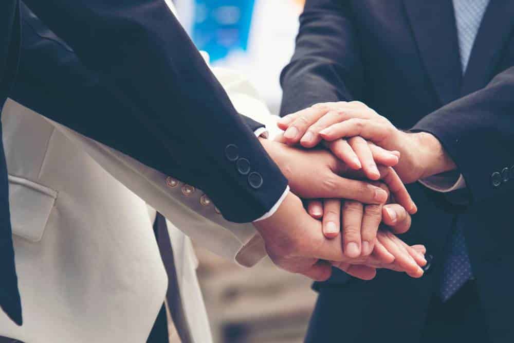 Intégrer un réseau d’indépendants tout en restant salarié porté